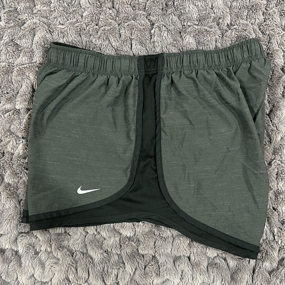 Nike charcoal running shorts - Picture 3 of 4